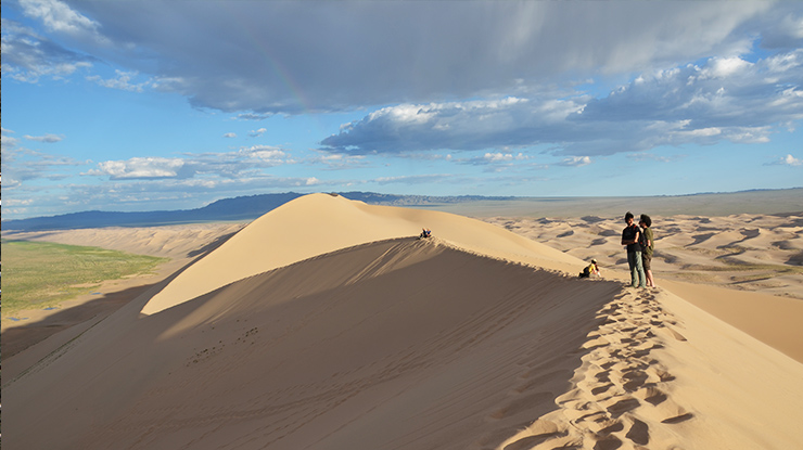 Singing dunes in the Gobi desert